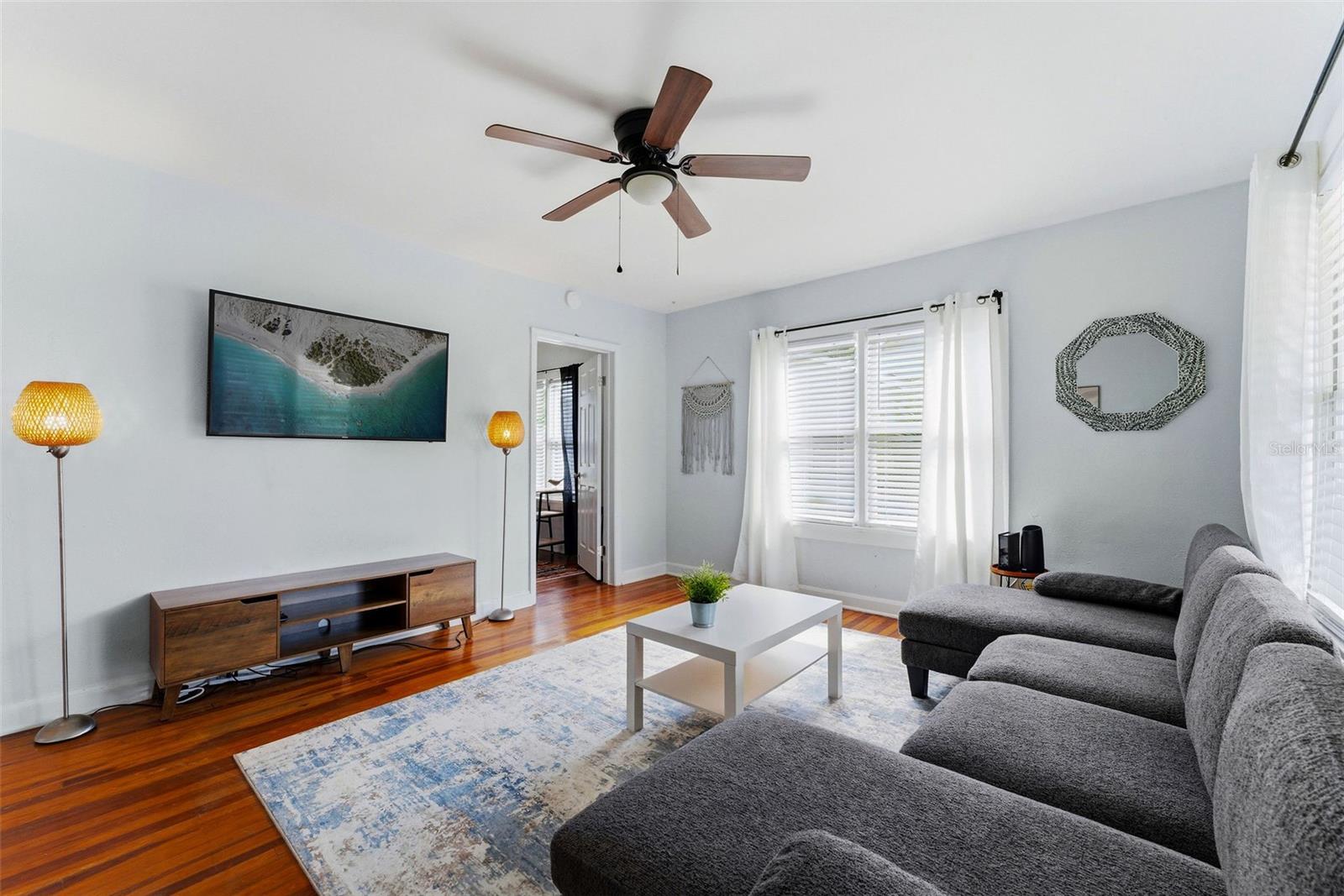 113 Avenue C Se Property Photo 6