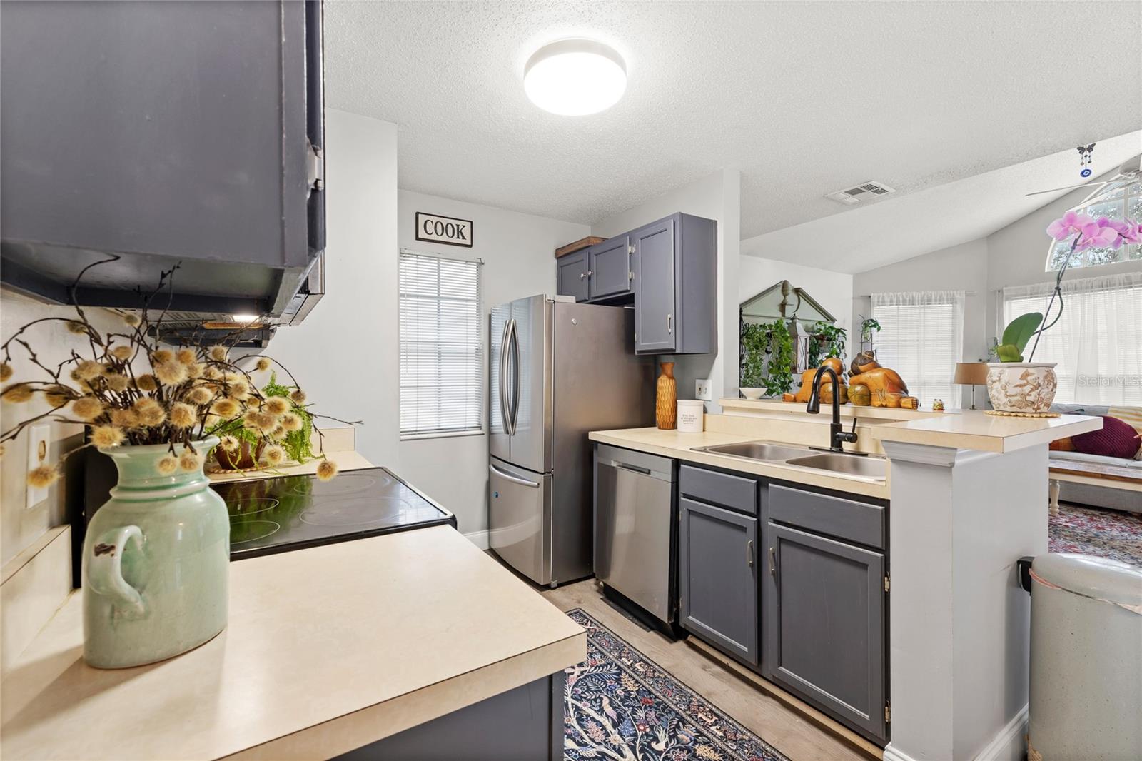 956 Forest Ridge Ct #206 Property Photo 7