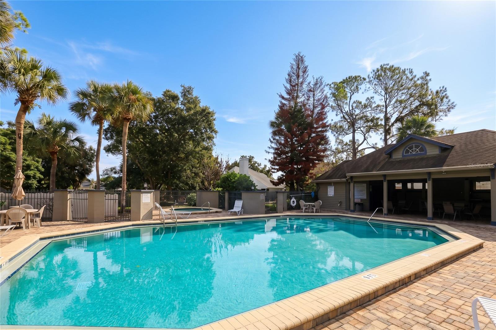 956 Forest Ridge Ct #206 Property Photo 18