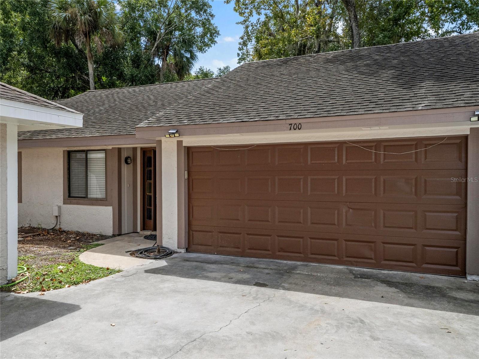 700 Castlewood Dr Property Photo 1