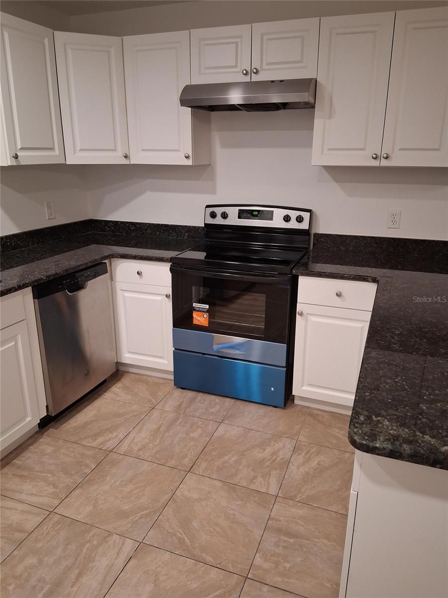 15301 W Pond Woods Dr #303 Property Photo 4