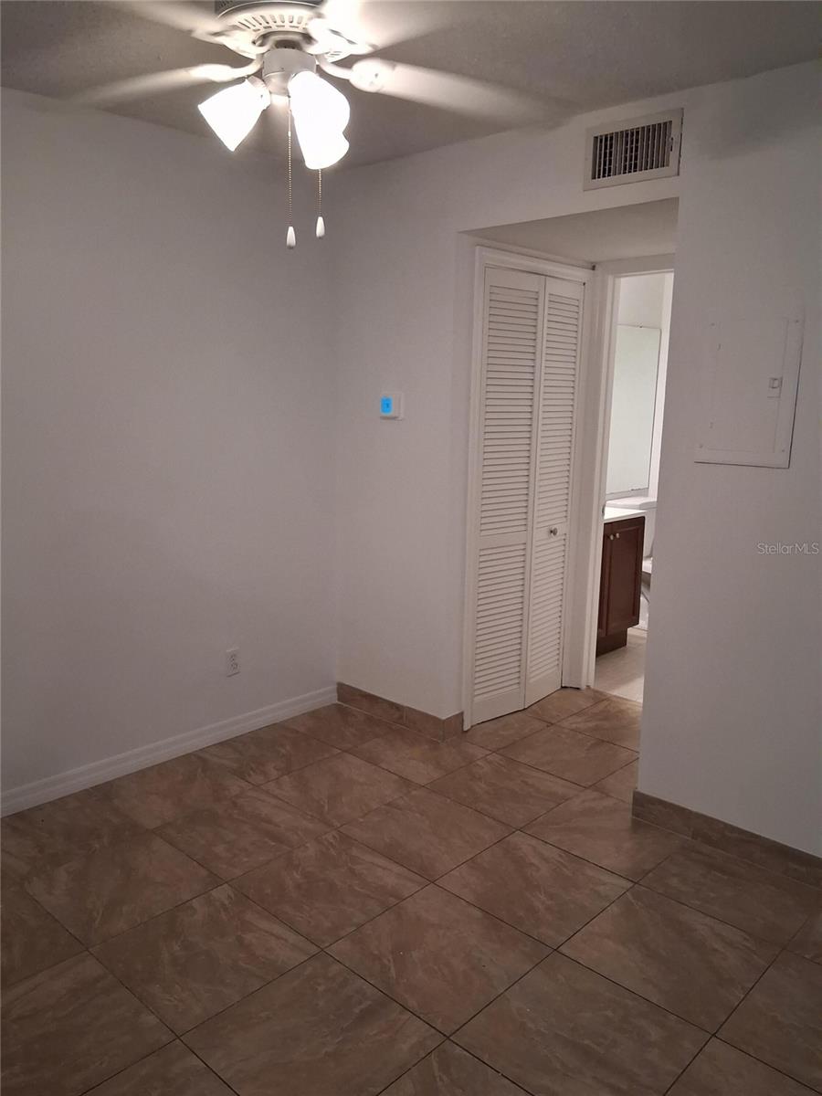 15301 W Pond Woods Dr #303 Property Photo 5