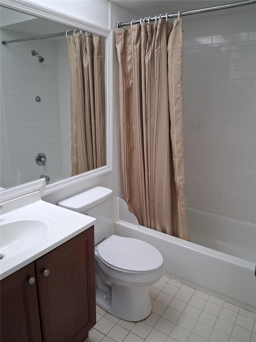15301 W Pond Woods Dr #303 Property Photo 10