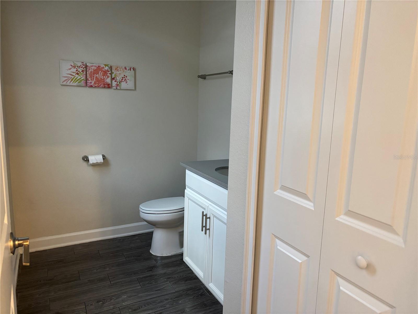 11761 Fiction Ave Property Photo 6