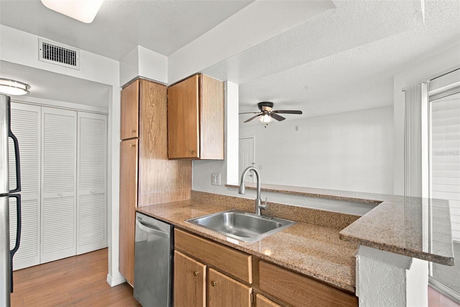 11582 Westwood Blvd #1425 Property Photo 8
