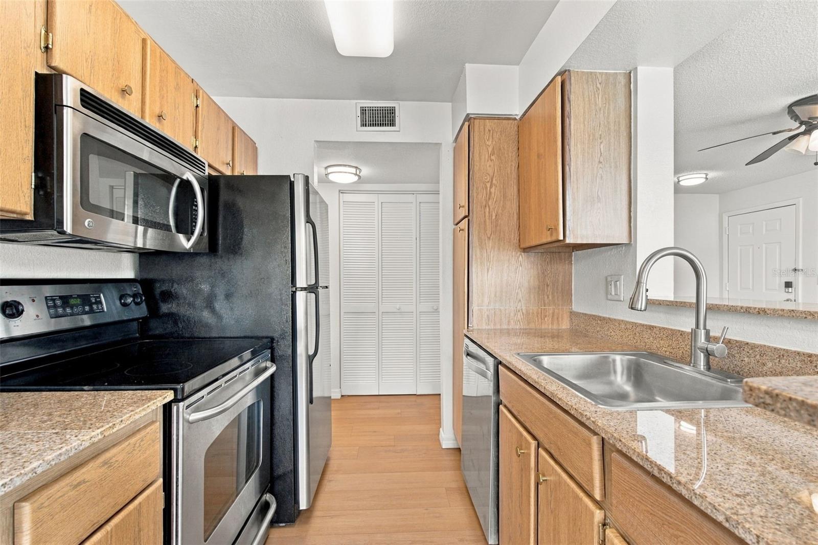 11582 Westwood Blvd #1425 Property Photo 9