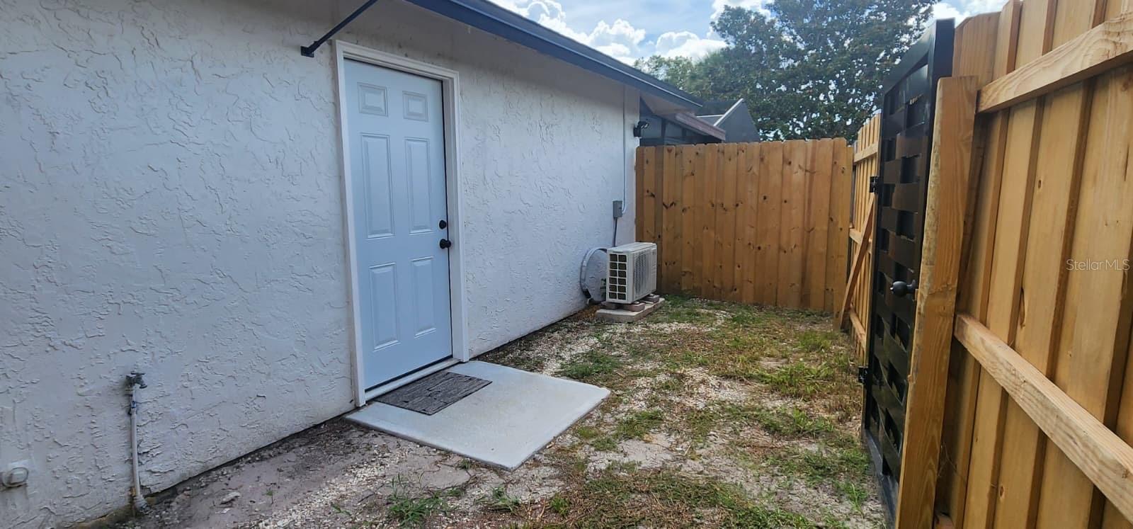 O6443932 Property Photo 4
