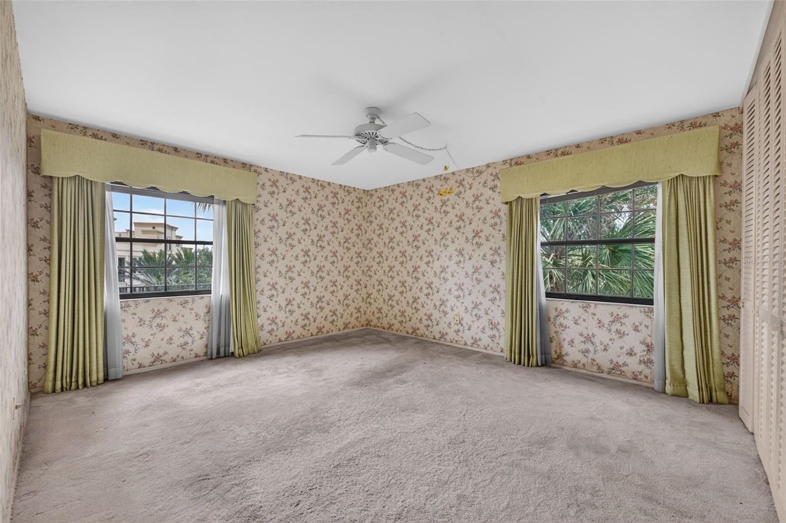 100 S Interlachen Ave #401 Property Photo 10