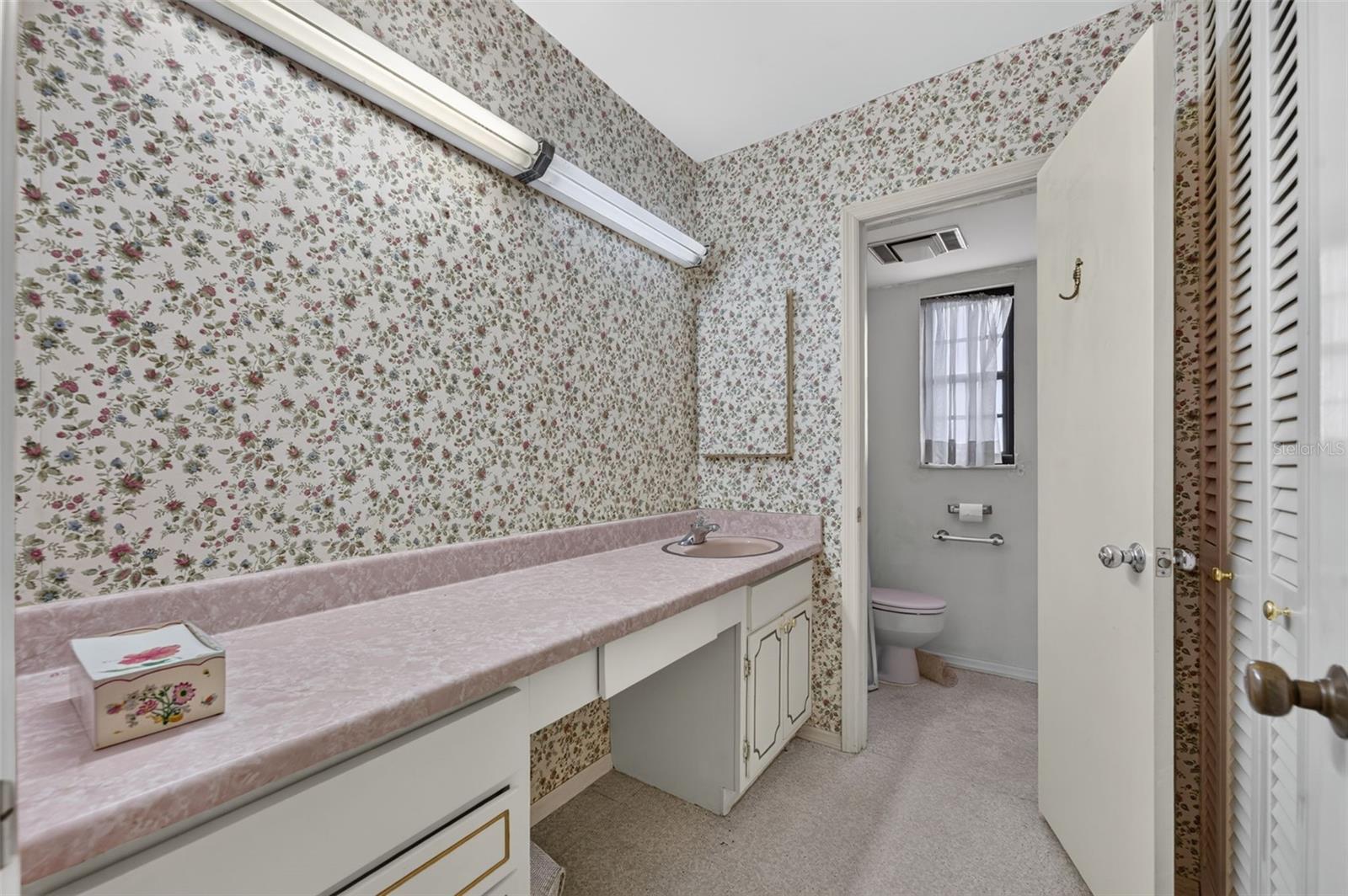 100 S Interlachen Ave #401 Property Photo 11