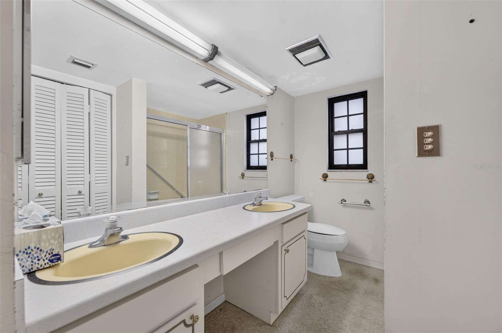100 S Interlachen Ave #401 Property Photo 12