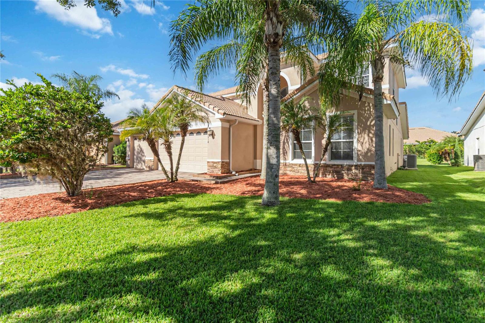 3814 Golden Feather Way Property Photo 3