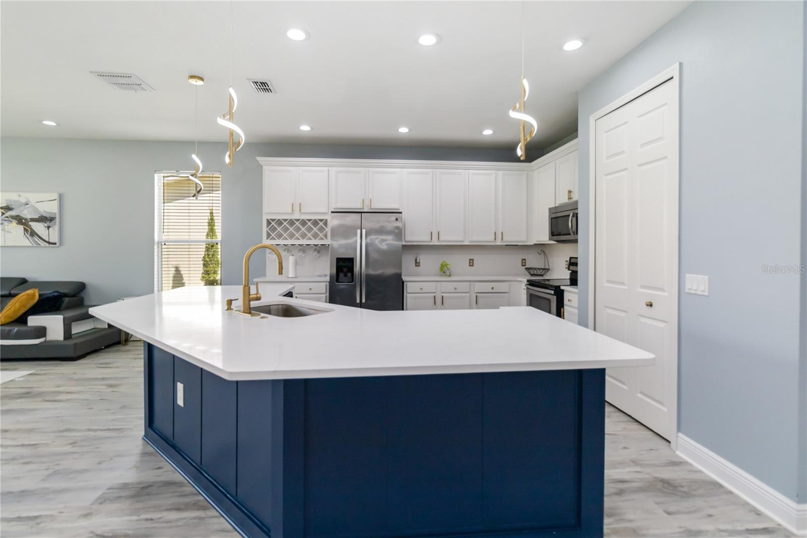 3814 Golden Feather Way Property Photo 11
