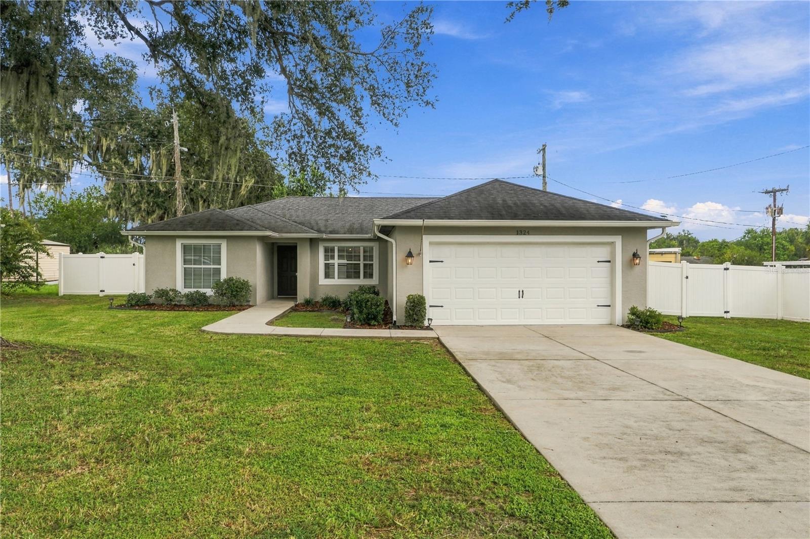 1324 Auburn St Property Photo 1