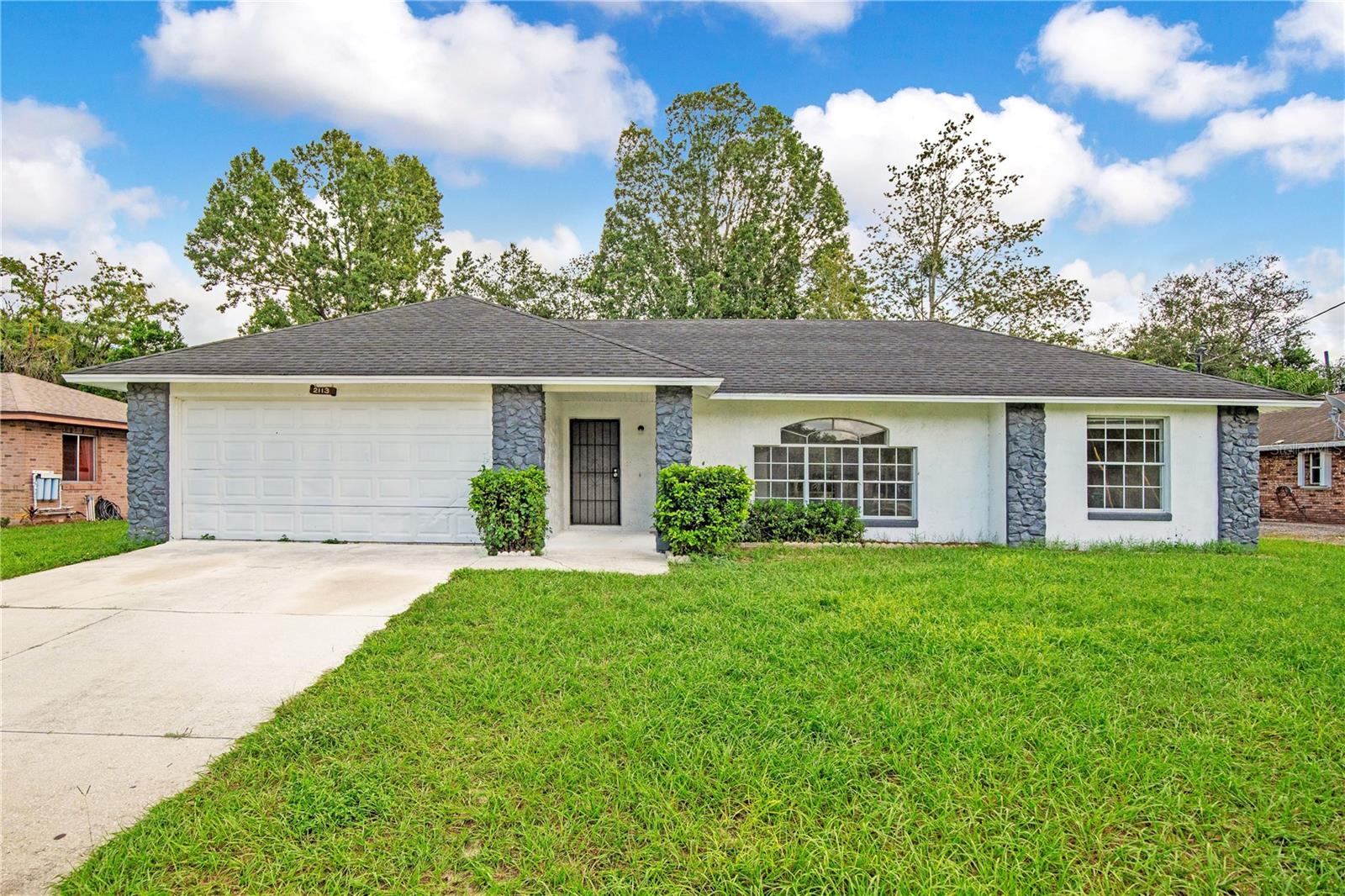 2113 N Normandy Blvd Property Photo 1
