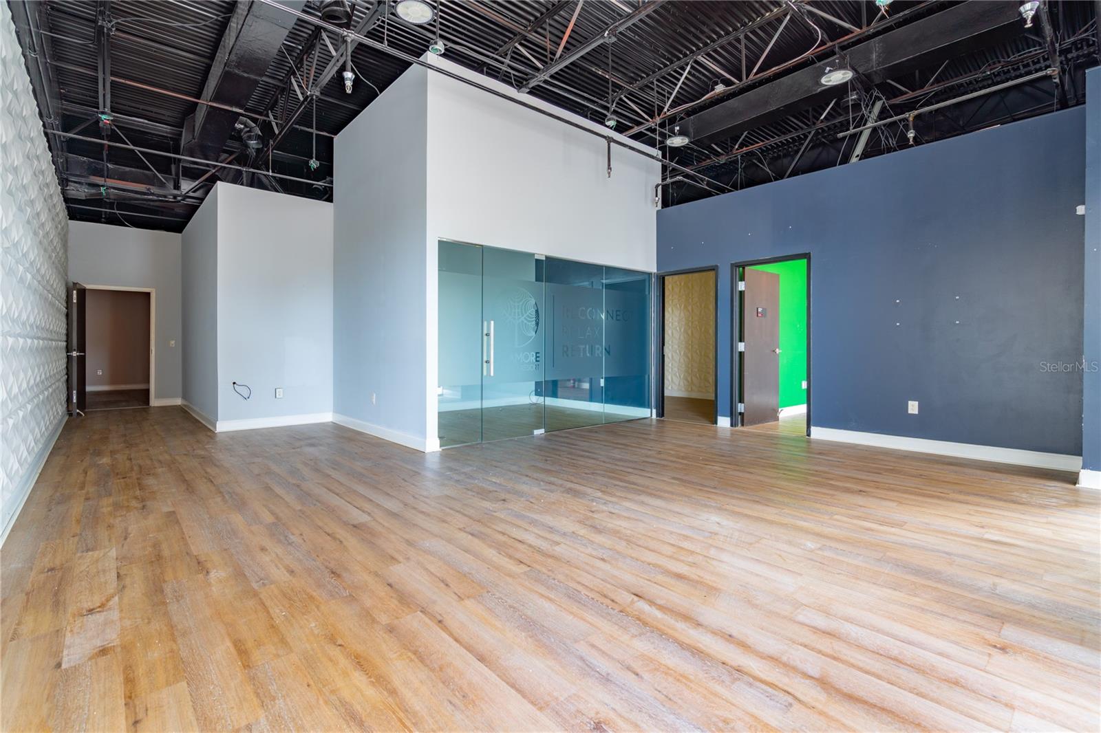 O6444013 Property Photo 3