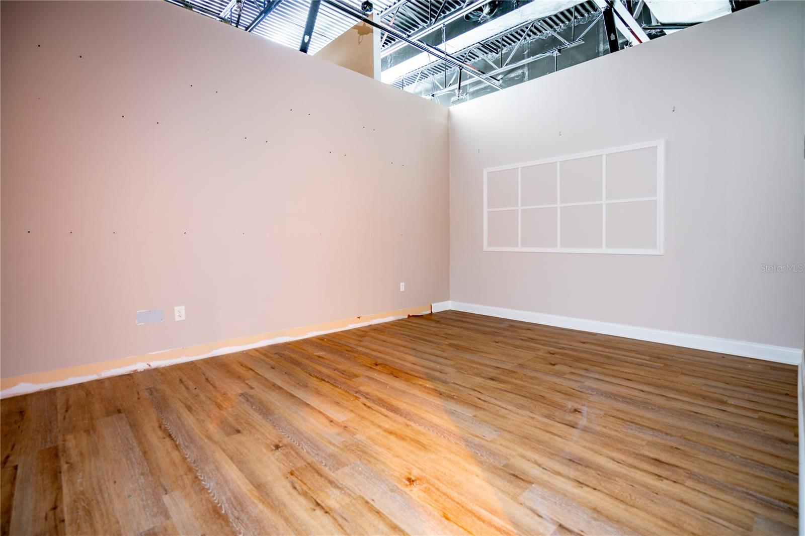 O6444013 Property Photo 8
