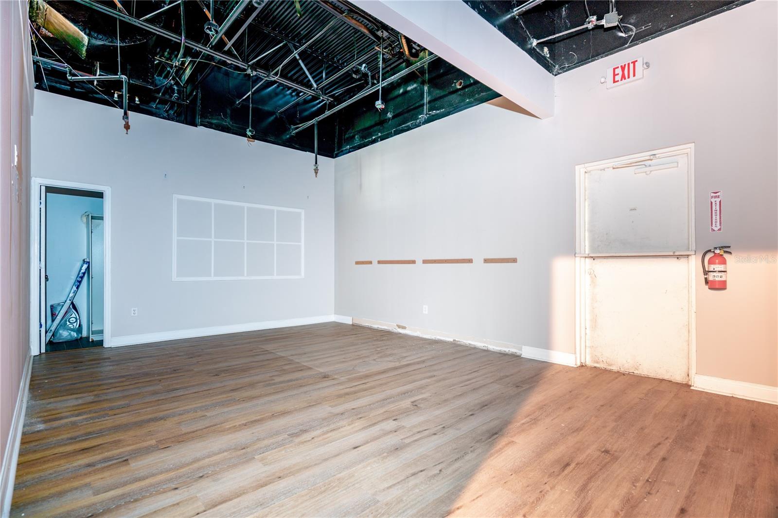 O6444013 Property Photo 10