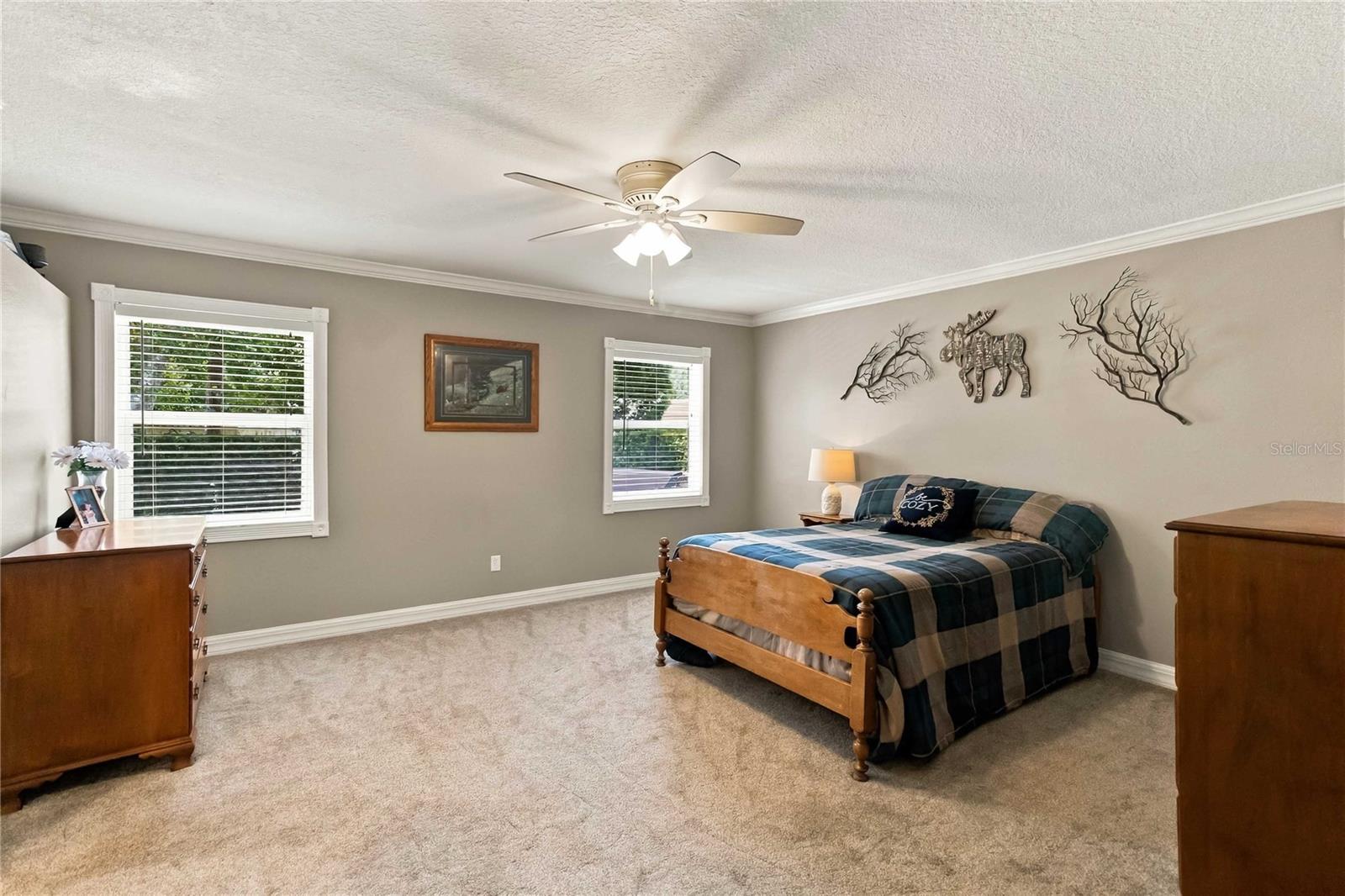 1044 Forest Cir Property Photo 11