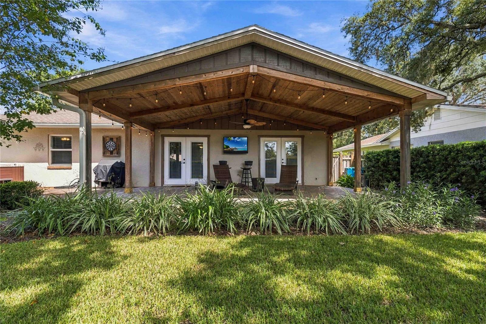 1044 Forest Cir Property Photo 18