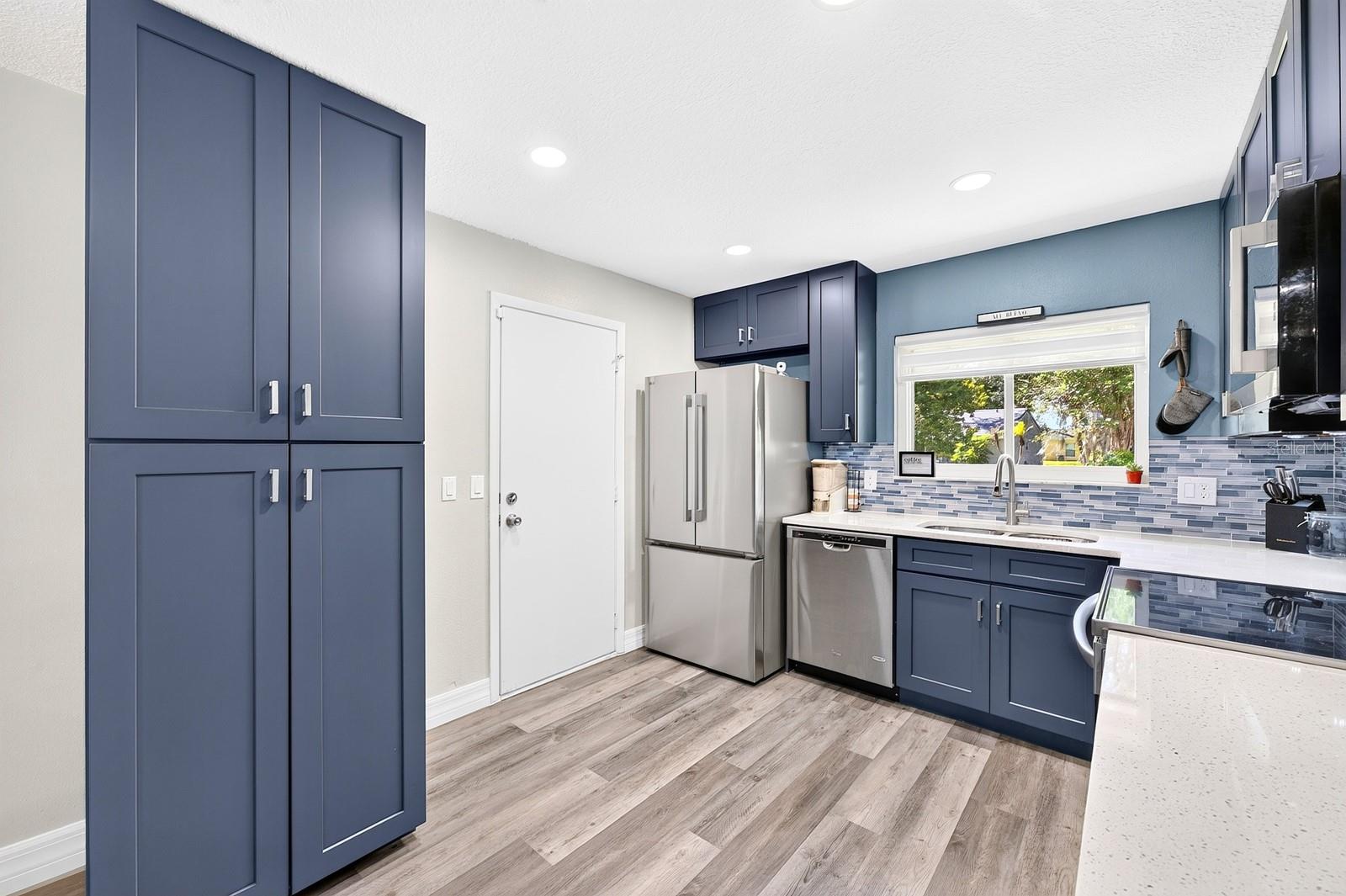 10113 Allenby Ct Property Photo 6