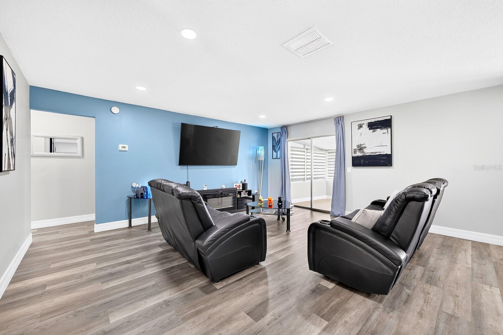 10113 Allenby Ct Property Photo 11
