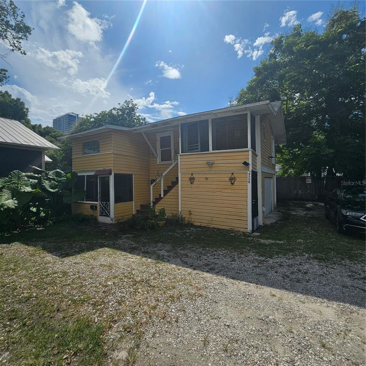 432 1/2 Highland Ave Property Photo 2