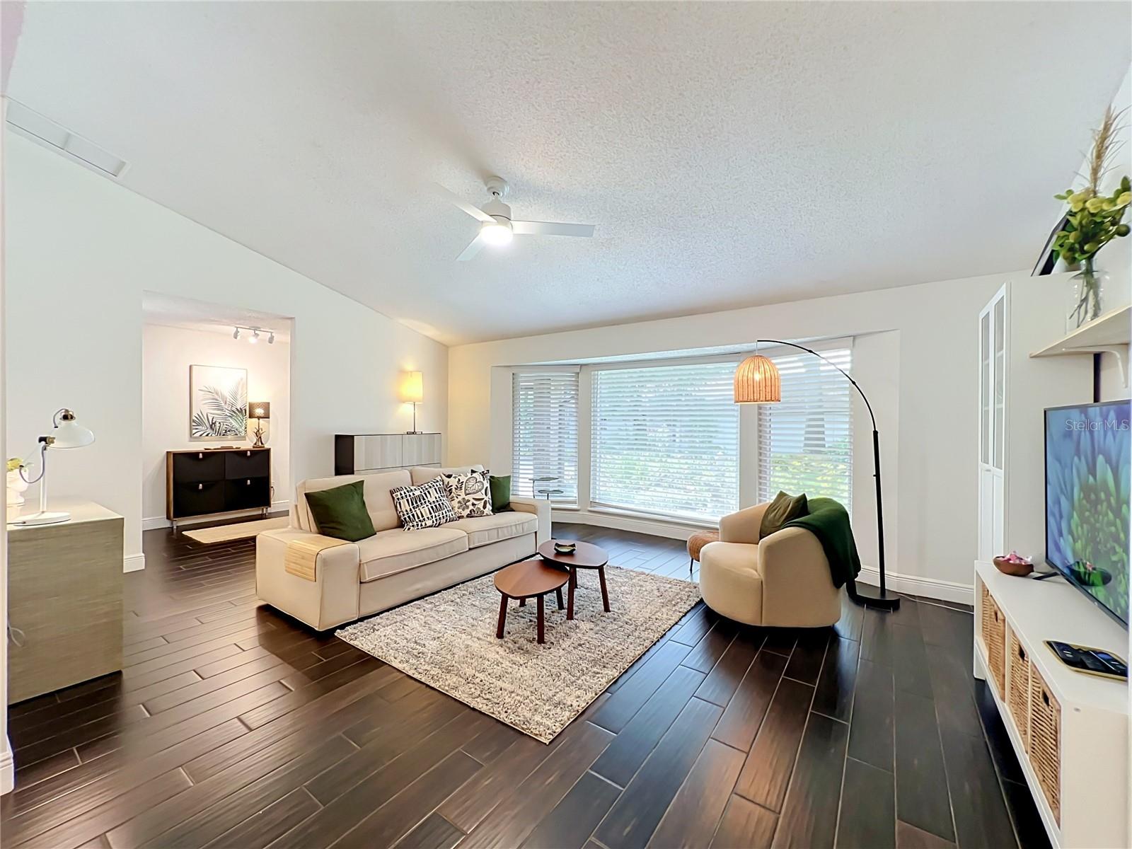 124 Trafalgar Pl Property Photo 5
