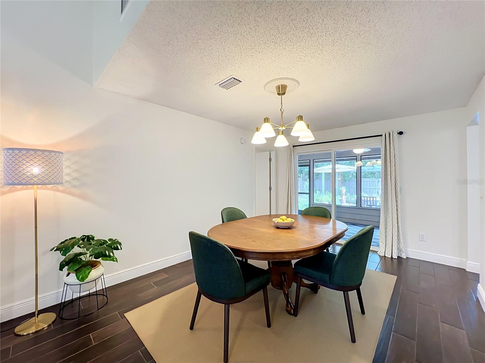 124 Trafalgar Pl Property Photo 6