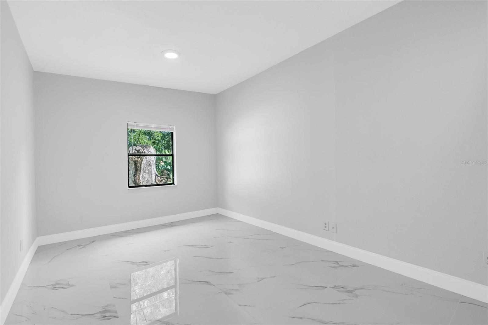 11513 Churchill St Property Photo 4