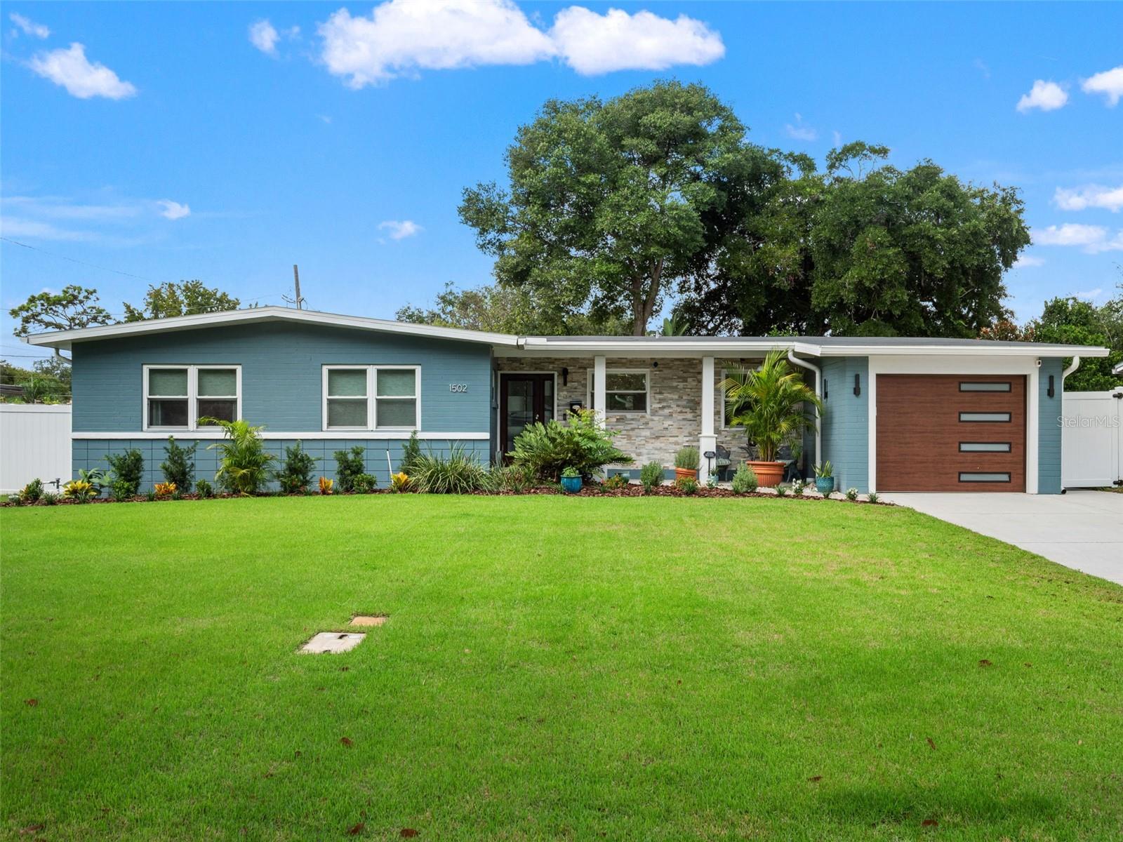 1502 Dove Dr Property Photo 1