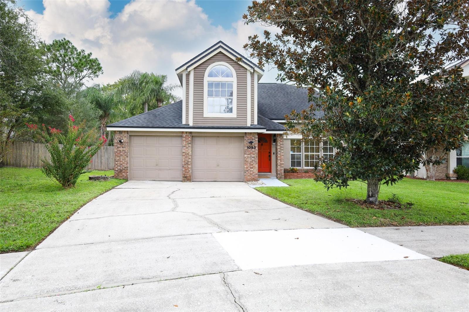 1093 Kelly Creek Cir Property Photo 2