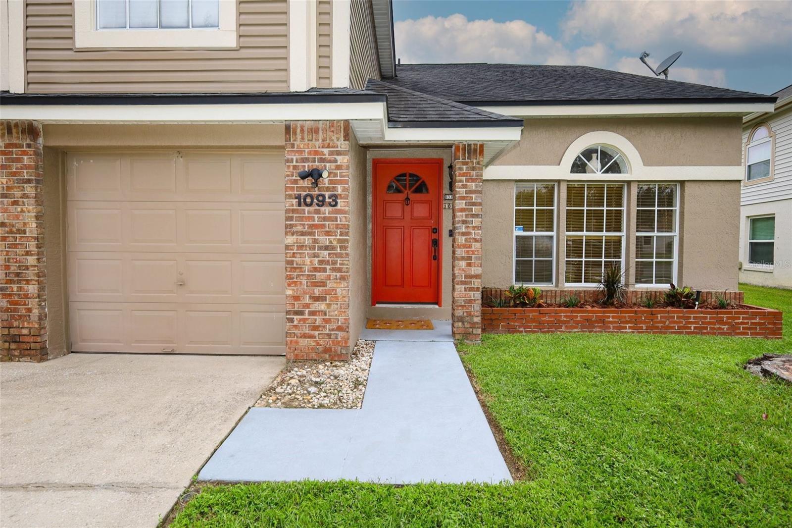 1093 Kelly Creek Cir Property Photo 3