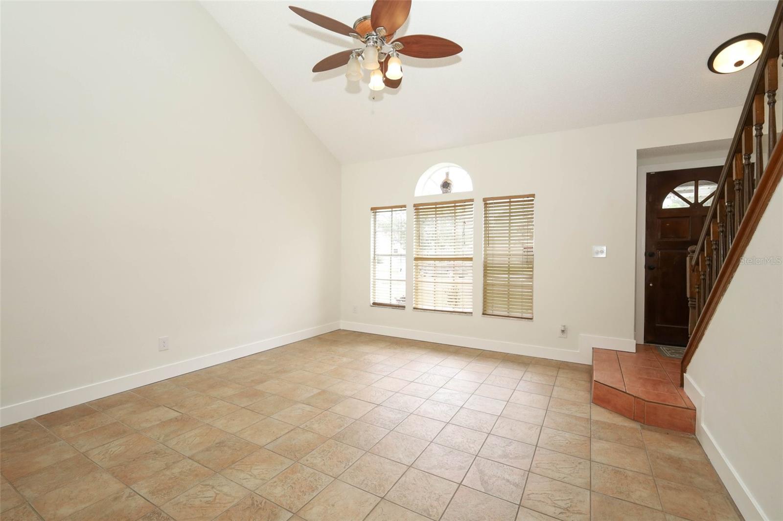 1093 Kelly Creek Cir Property Photo 5