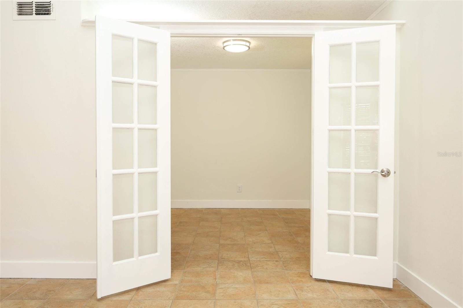 1093 Kelly Creek Cir Property Photo 7