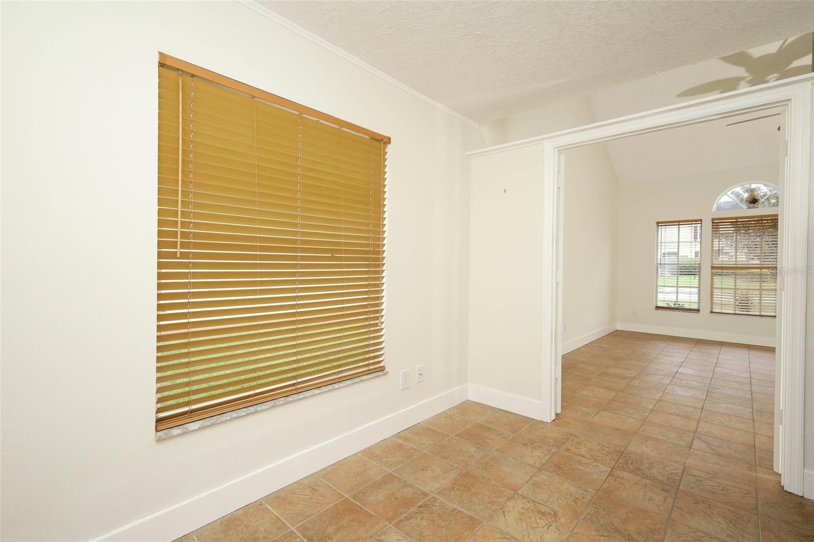 1093 Kelly Creek Cir Property Photo 8