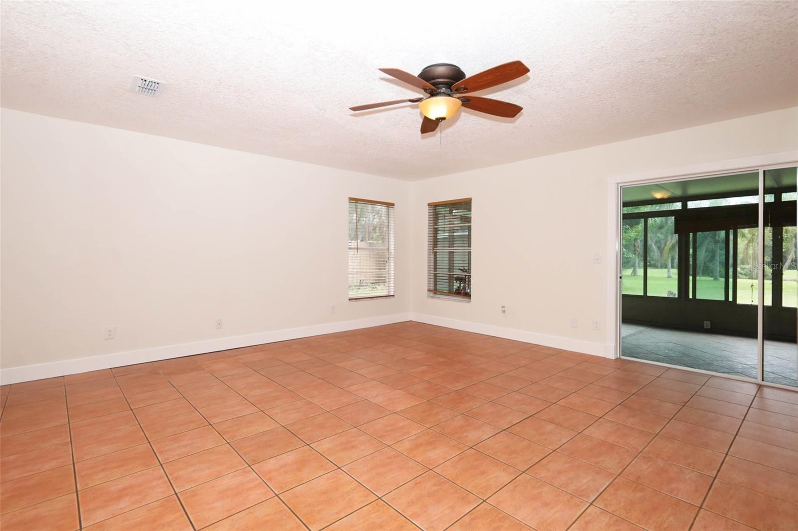 1093 Kelly Creek Cir Property Photo 21