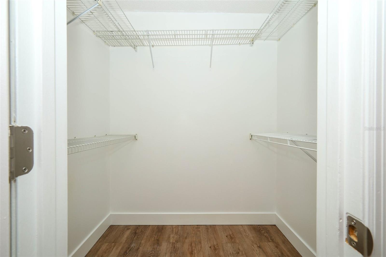 1093 Kelly Creek Cir Property Photo 28