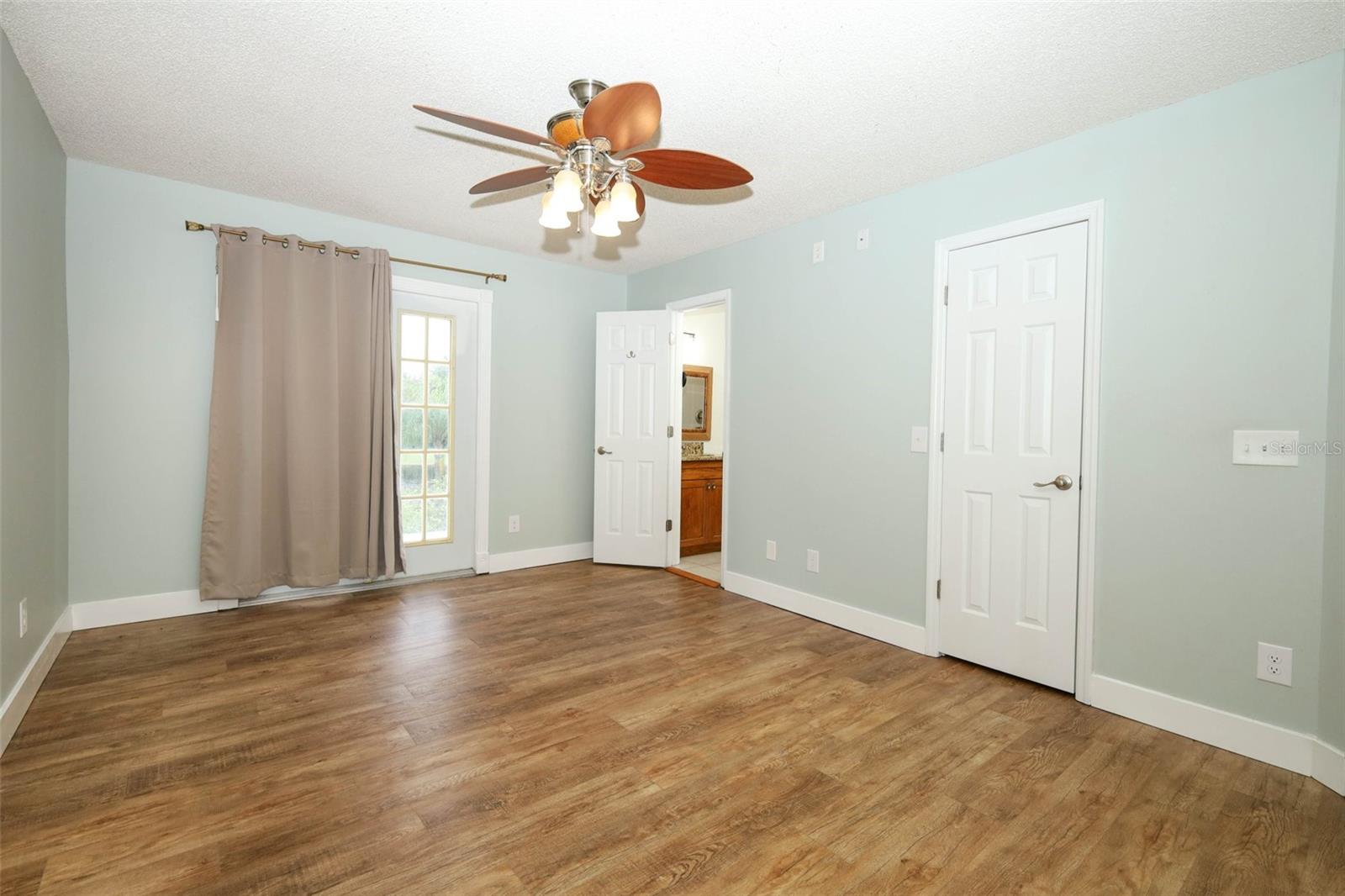 1093 Kelly Creek Cir Property Photo 29
