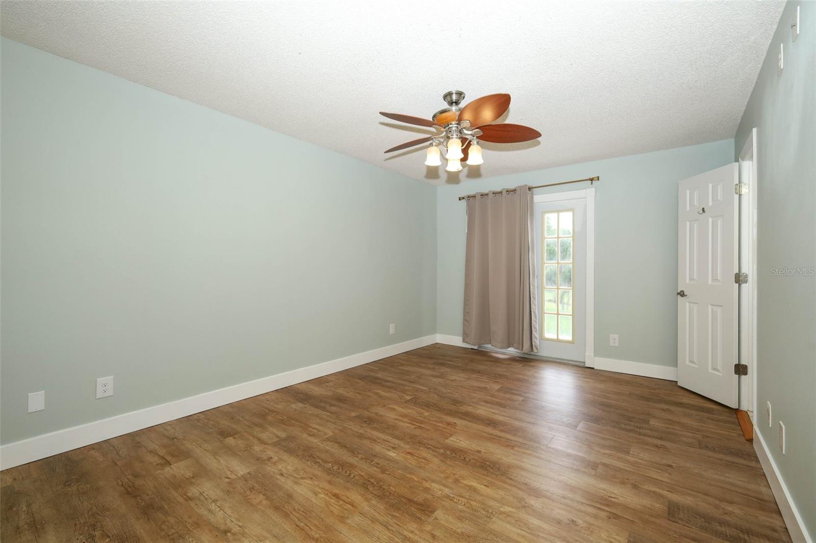1093 Kelly Creek Cir Property Photo 30