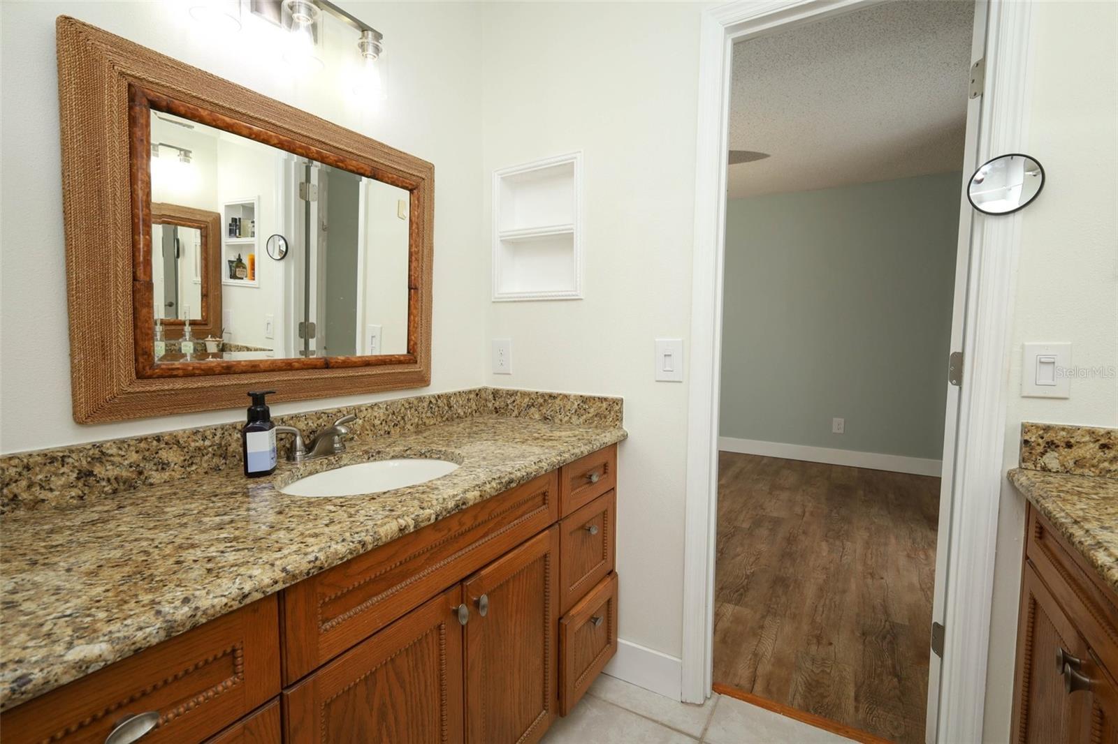 1093 Kelly Creek Cir Property Photo 32