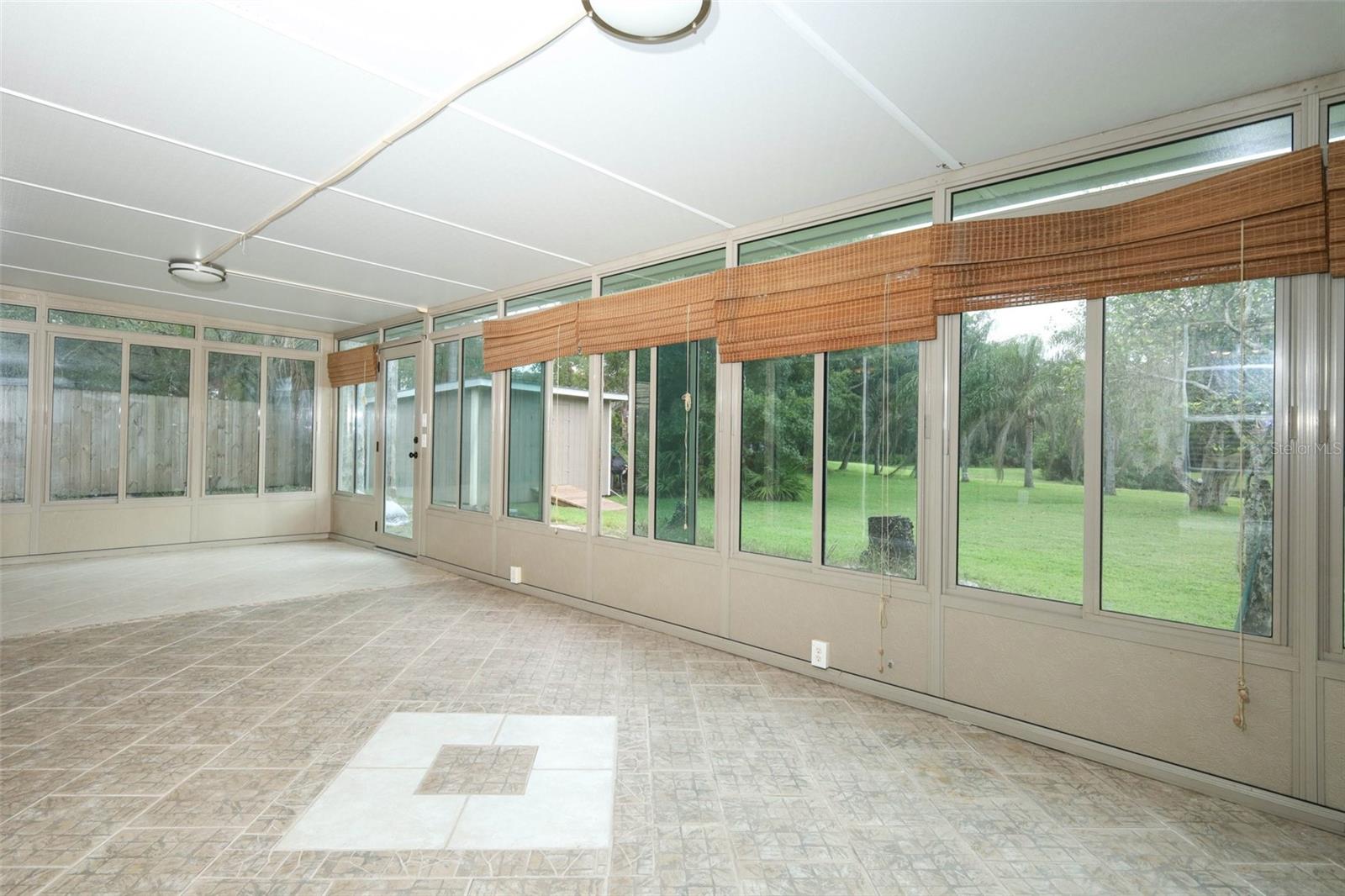 1093 Kelly Creek Cir Property Photo 43
