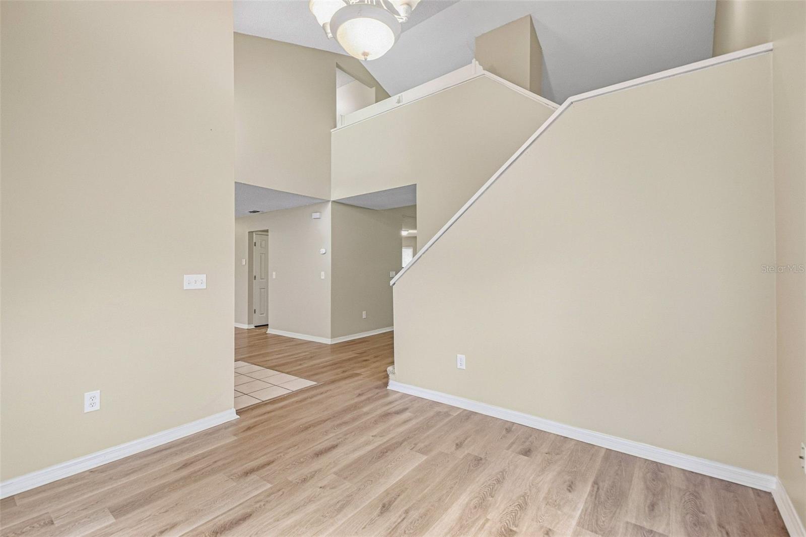 16102 Warden Pl Property Photo 8