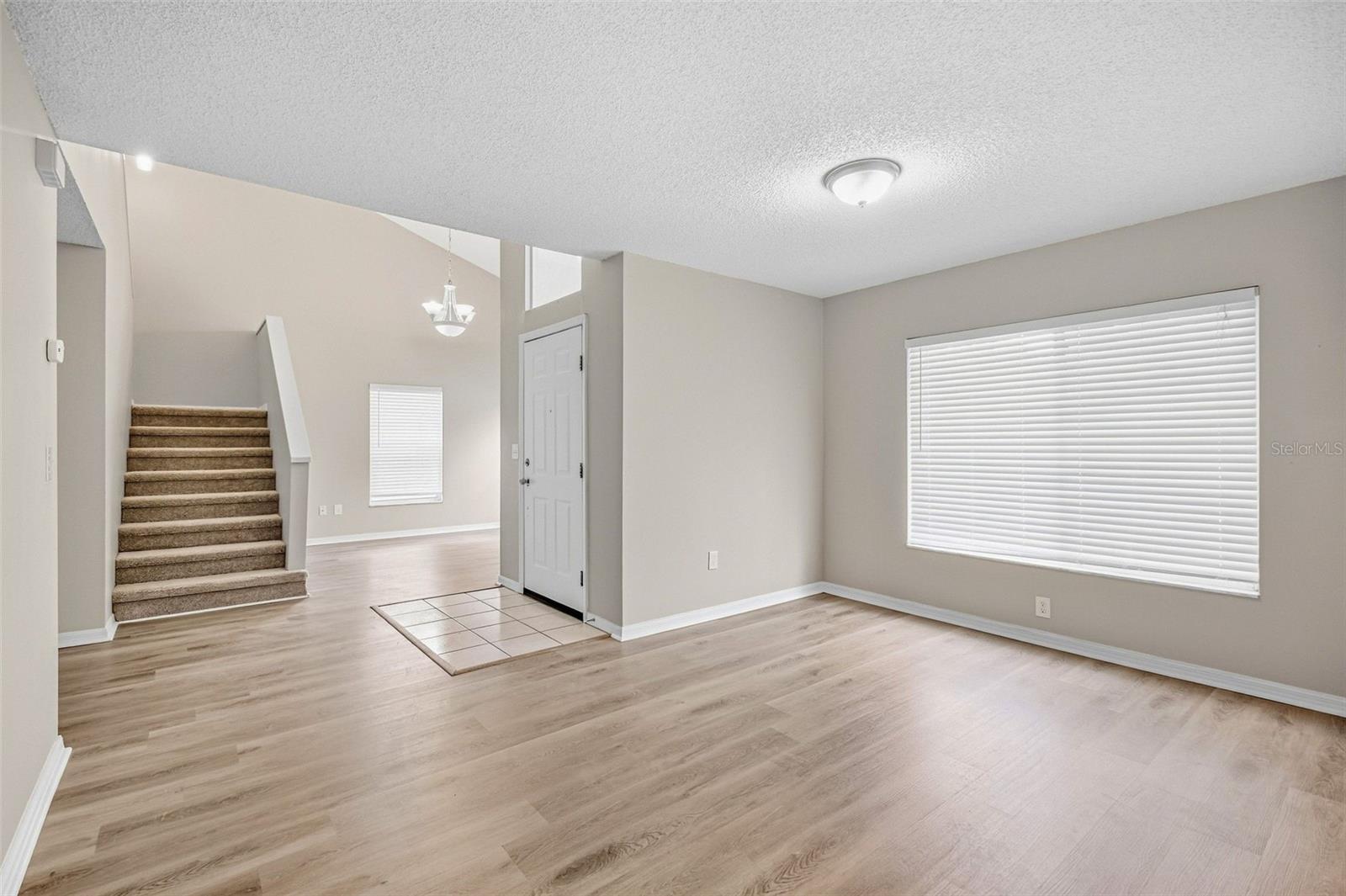 16102 Warden Pl Property Photo 10