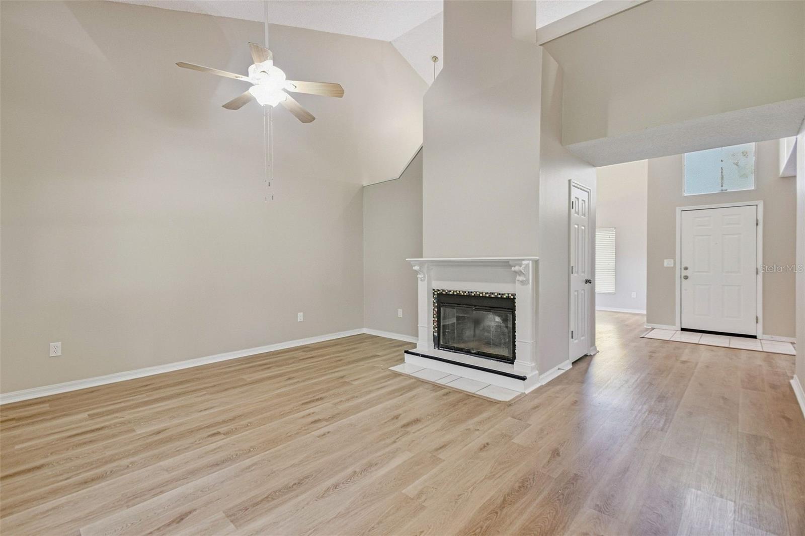 16102 Warden Pl Property Photo 14