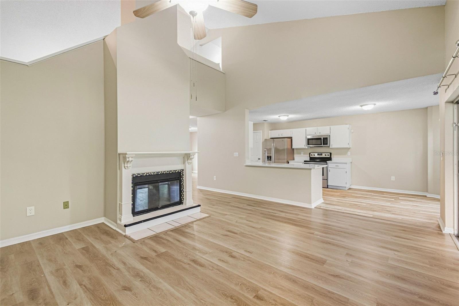 16102 Warden Pl Property Photo 15