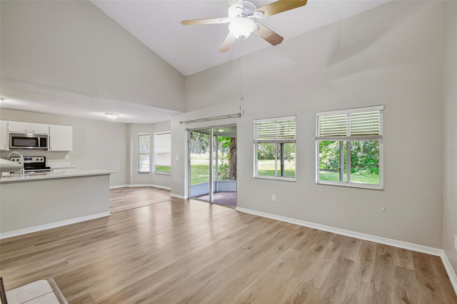 16102 Warden Pl Property Photo 16