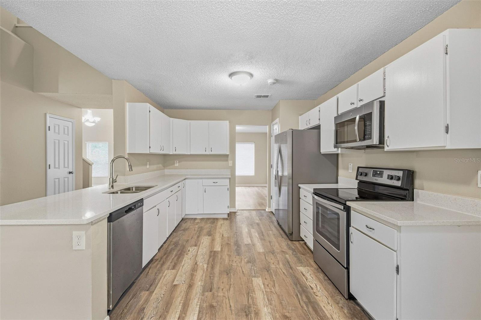 16102 Warden Pl Property Photo 18