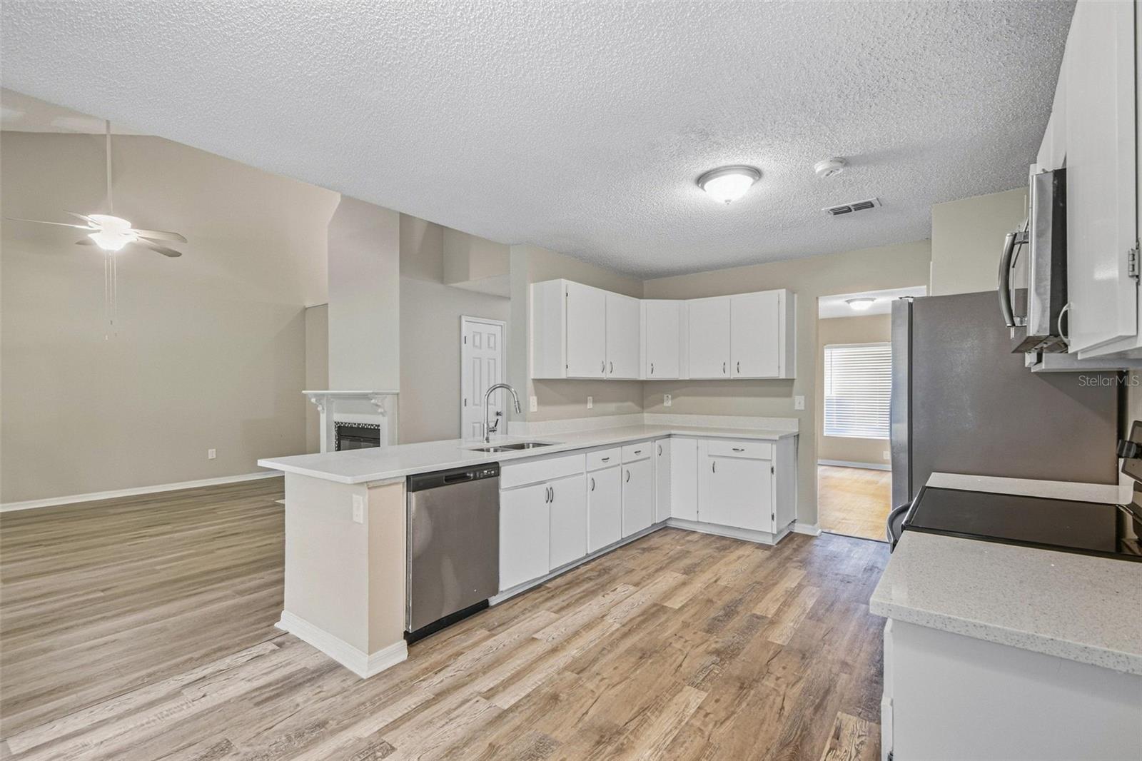 16102 Warden Pl Property Photo 19