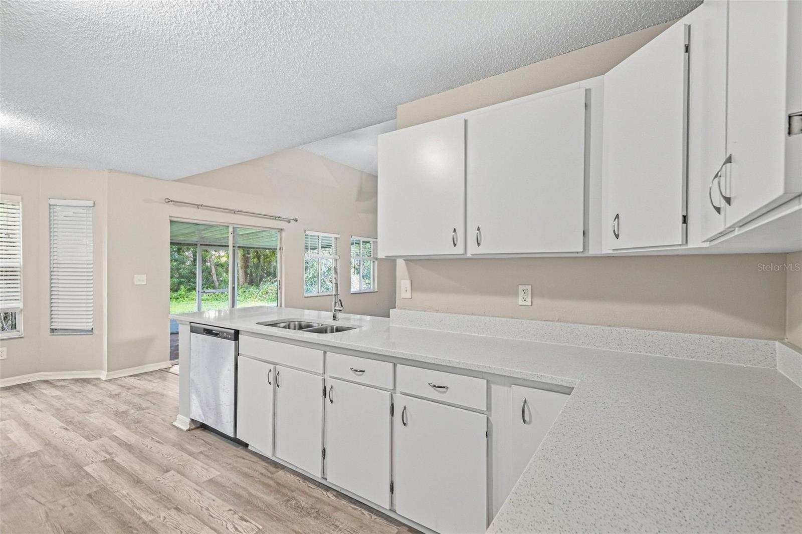 16102 Warden Pl Property Photo 22