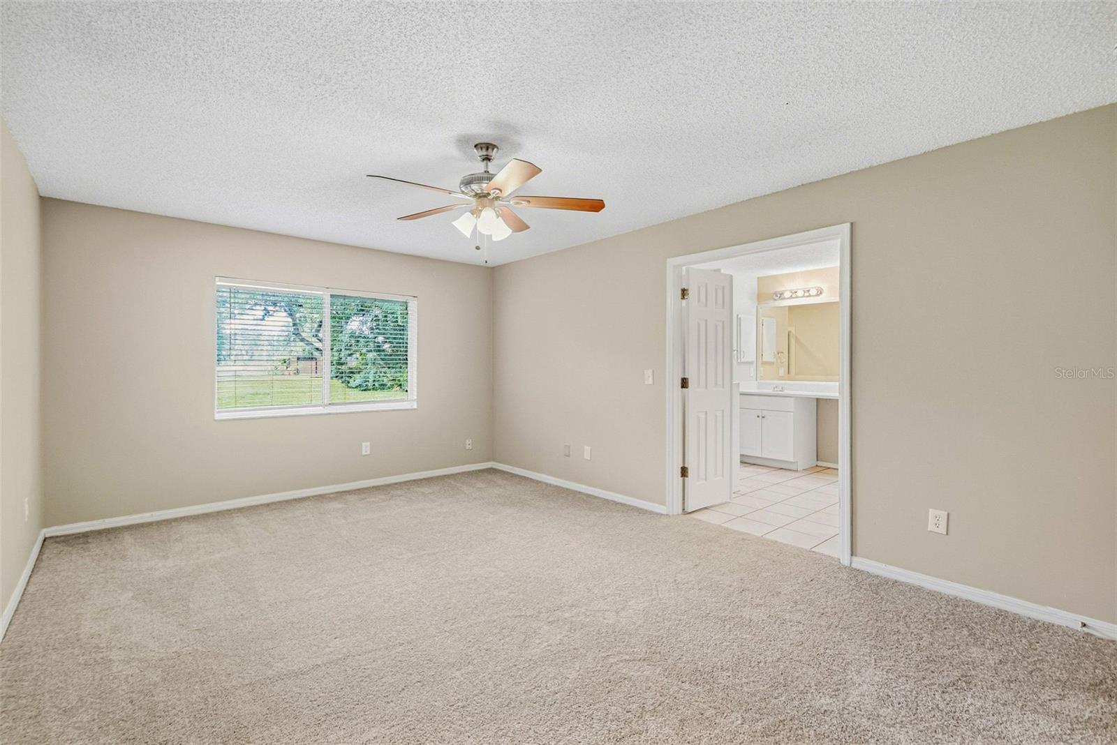 16102 Warden Pl Property Photo 29